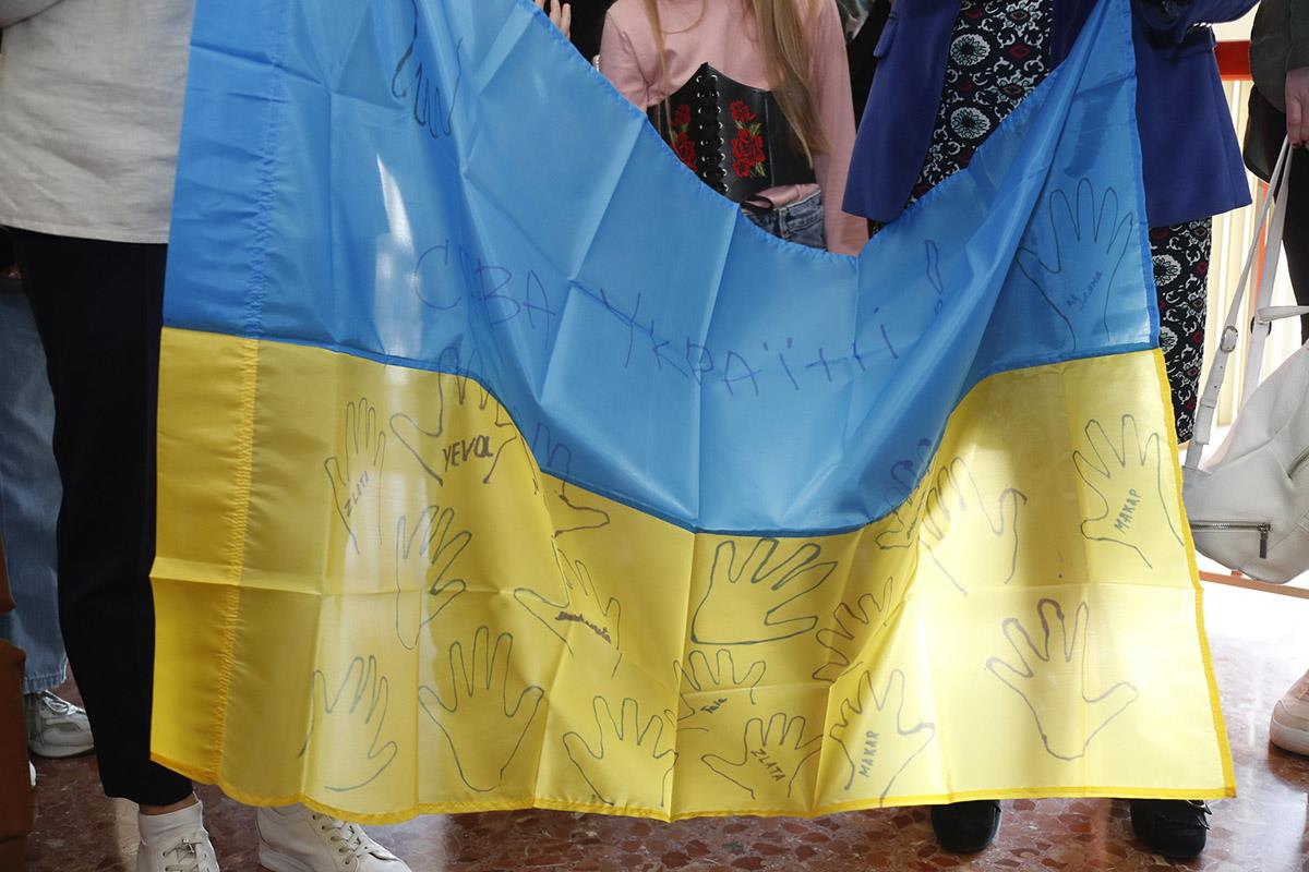 2/02/2024. The Minister for Defence visits the families of Ukrainian combatants resting in the military residence for social action in Caste...