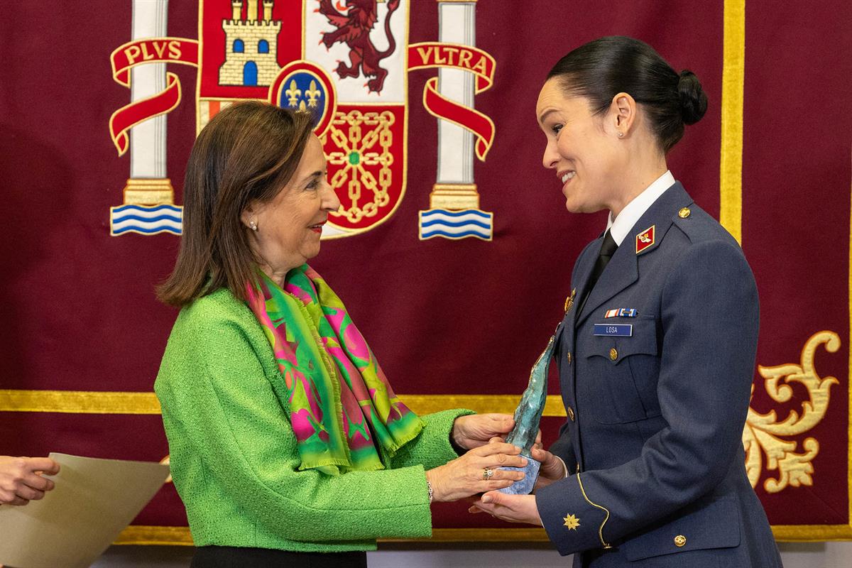 Imagen del artículo Margarita Robles: Mi agradecimiento y orgullo, por ti y por todas las mujeres de las Fuerzas Armadas