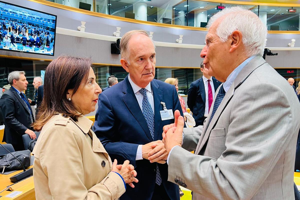30/08/2024. Robles attends informal meeting of EU defence ministers. The Minister for Defence, Margarita Robles, talks with the High Represe...
