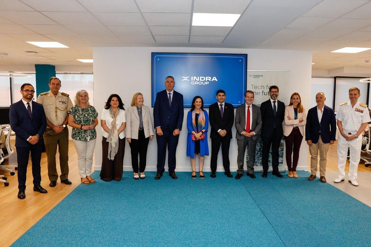 Imagen del artículo Robles visita el Centro Tecnológico de Indra en Vigo que impulsa el empleo de calidad y la vertebración territorial