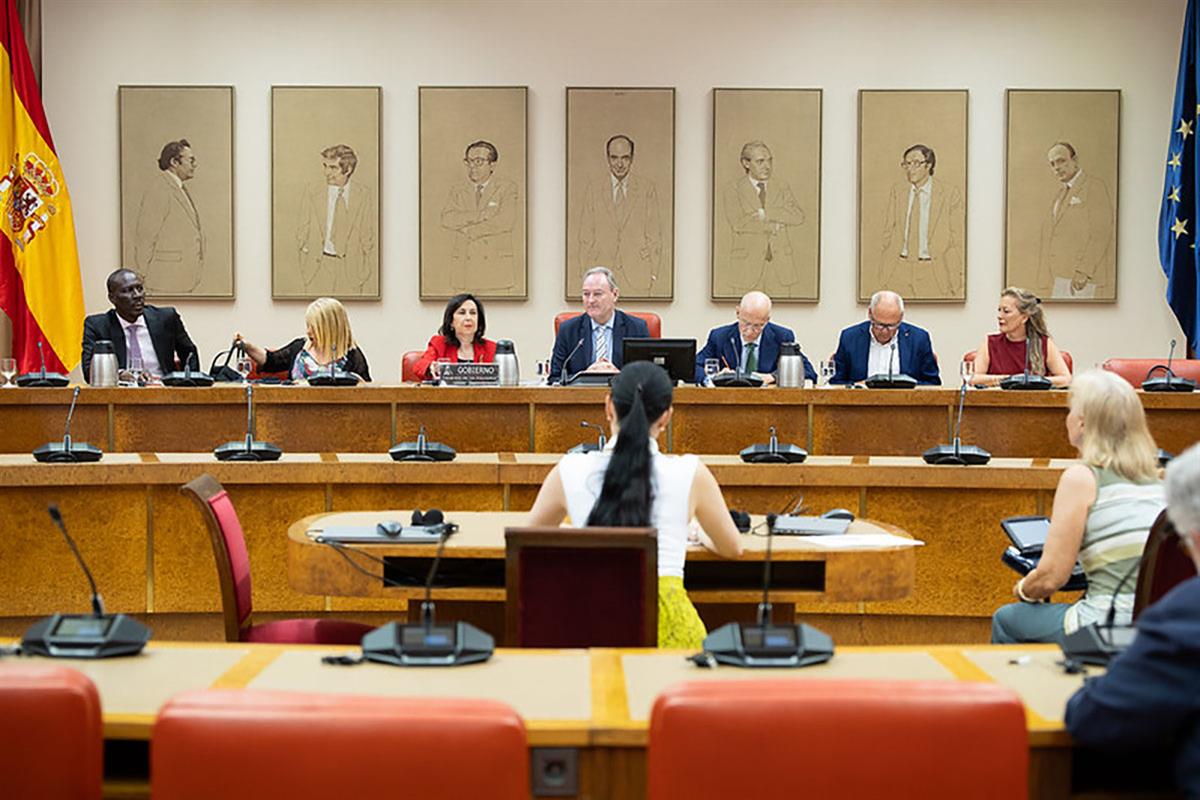 La ministra de Defensa, Margarita Robles, en la Comisión de Defensa del Congreso.