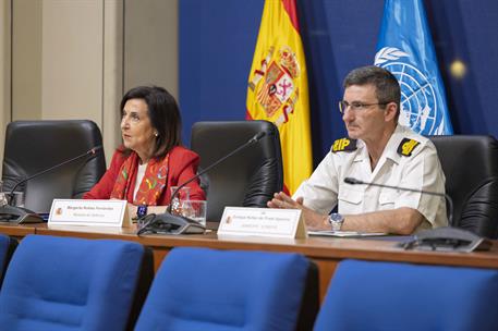La ministra Robles, durante la reunión por videoconferencia con el mando del contingente desplegado en Líbano.