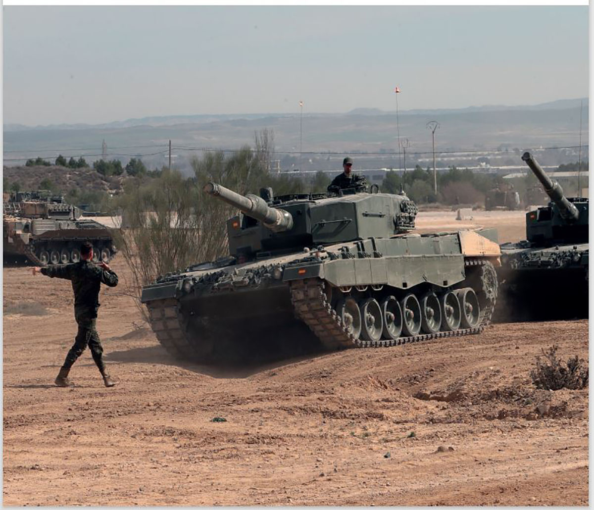 La Moncloa. Spain begins new transfer of 'Leopard' battle tanks to ...