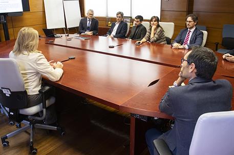 El ministro Pablo Bustinduy, en la Dirección General de Ordenación del Juego