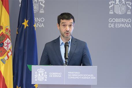 El ministro de Derechos Sociales, Consumo y Agenda 2030, Pablo Bustinduy, durante la rueda de prensa