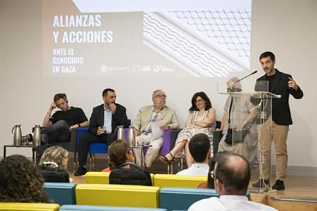 El ministro Pablo Bustinduy, durante el acto.
