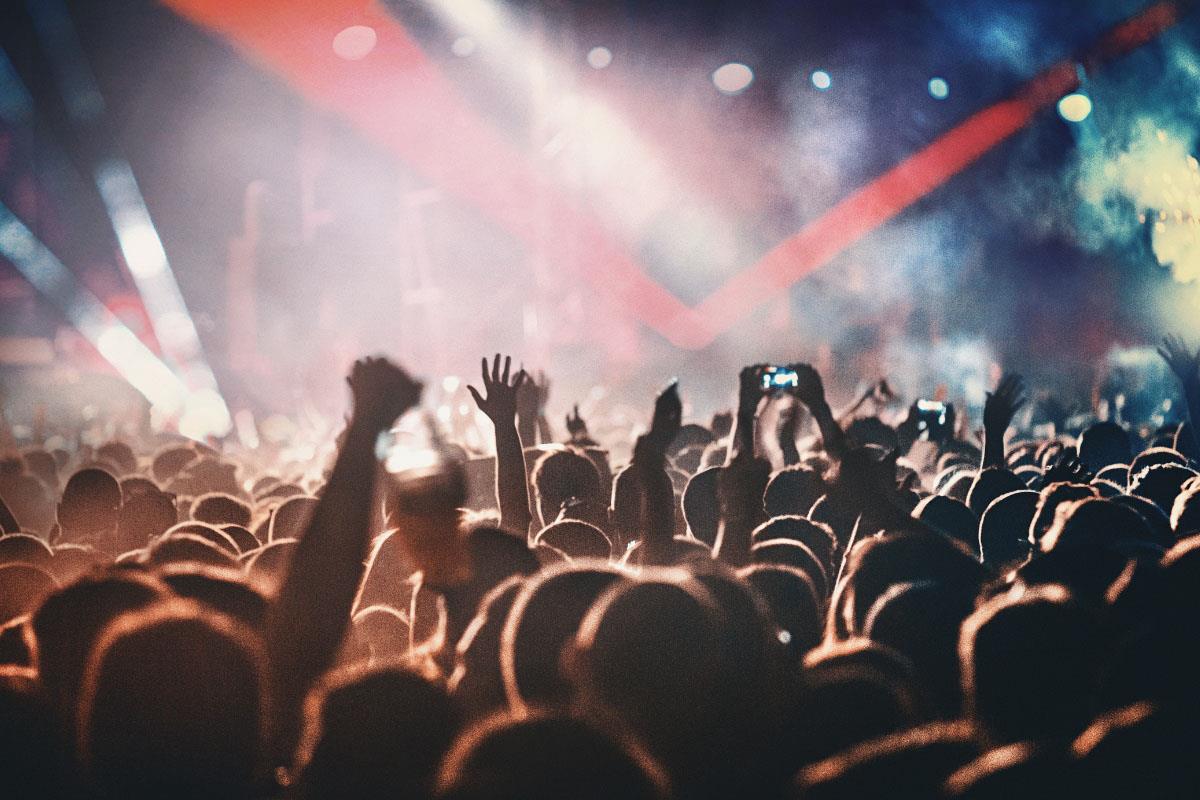 Asistentes a un concierto de música