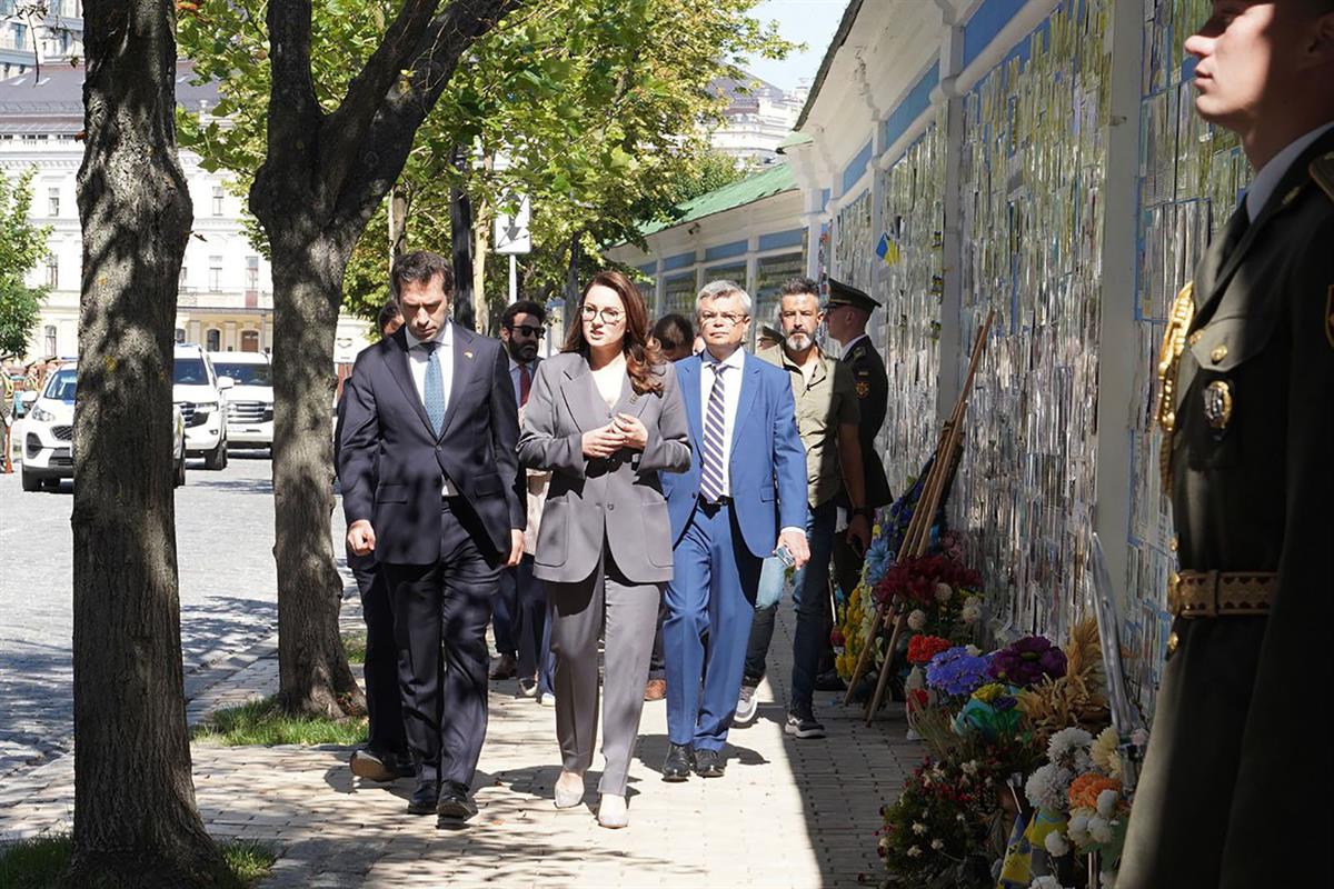 26/06/2024. Carlos Cuerpo travels to Ukraine with a Spanish business delegation to participate in the reconstruction of the country. The Min...