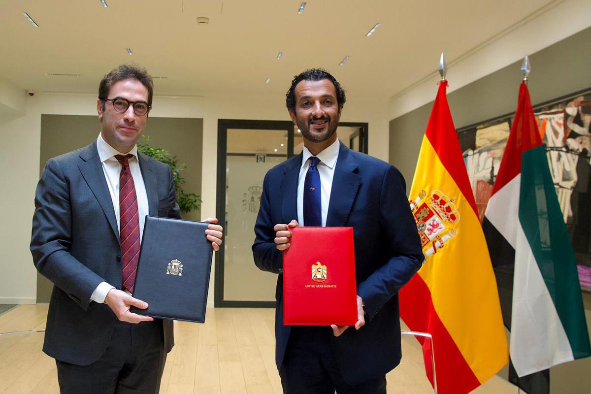 ​El ministro de Economía, Comercio y Empresa y el ministro de Economía de Emiratos Árabes Unidos