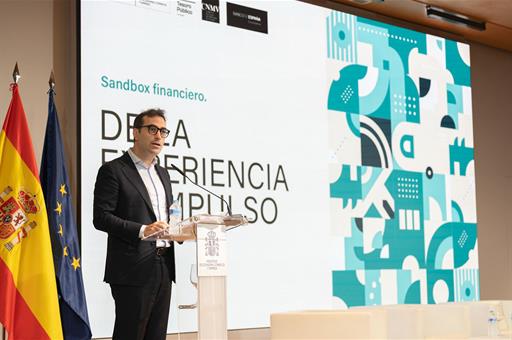 El vicepresidente primero y ministro de Economía, Comercio y Empresa, Carlos Cuerpo, durante el acto de presentación de las nove