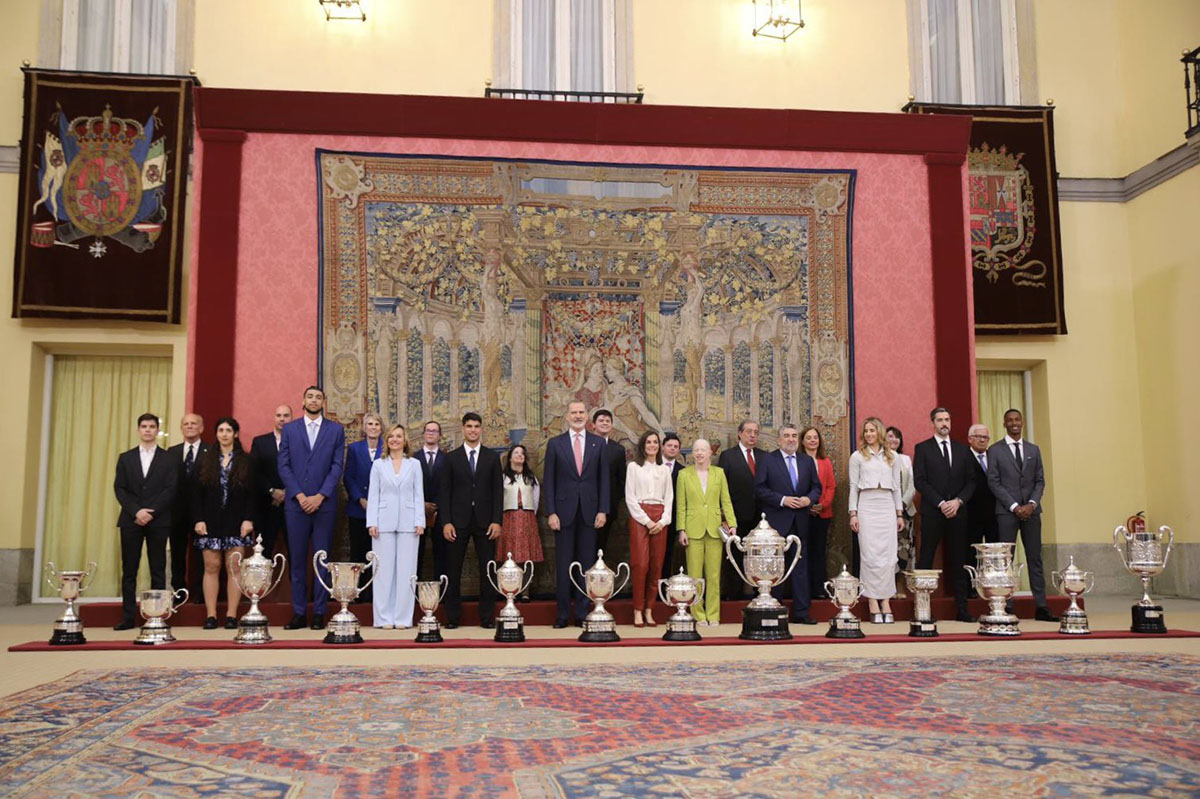 Foto de familia del acto de entrega de los Premios Nacionales del Deporte