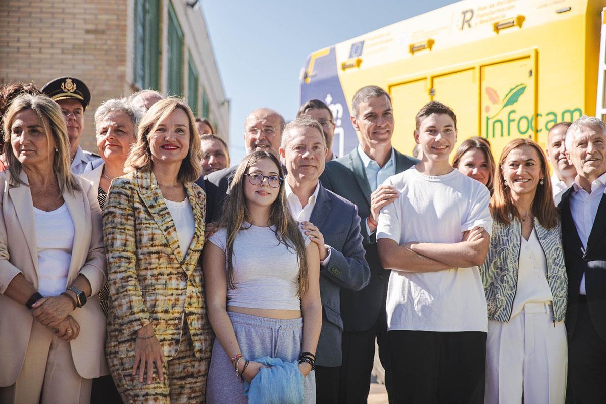 La ministra Pilar Alegría, el presidente de Castilla-La Mancha, Emiliano García-Page y el presidente del Gobierno, Pedro Sánchez