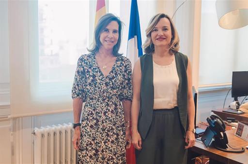 La ministra de Educación, Formación Profesional y Deportes, Pilar Alegría, y Kareen Rispal, embajadora de Francia en España