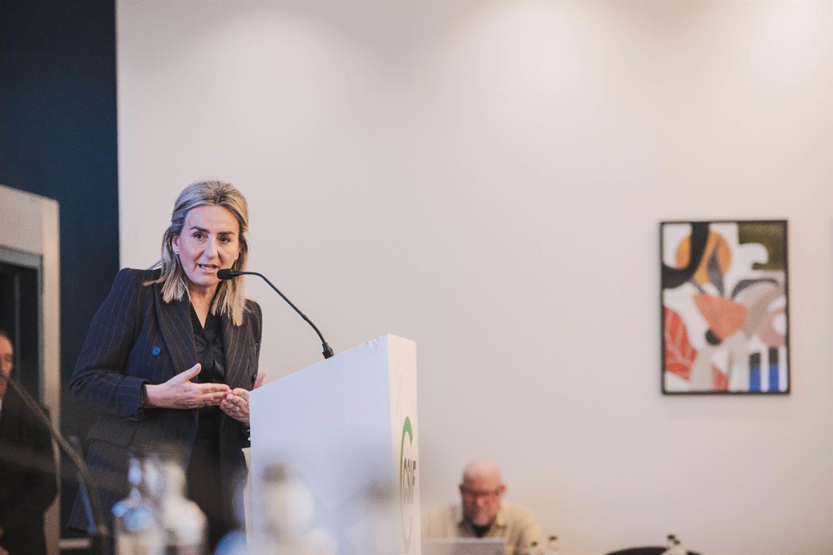 La ministra Milagros Tolón, en la inauguración de la jornada 