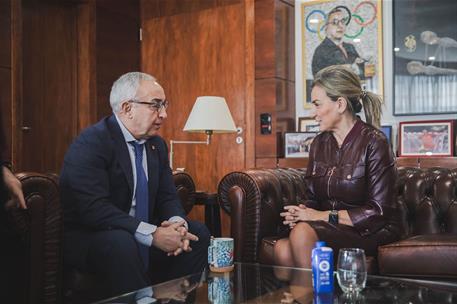 La ministra en la reunión