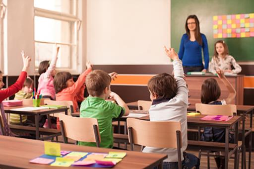 Alumnado de primaria en clase