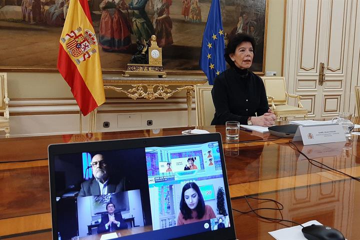 La ministra de Educación y Formación Profesional, Isabel Celaá, participa en Nueva Economía Fórum Online