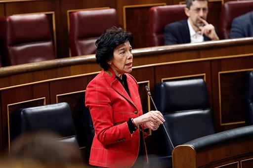 La ministra de Educación y Formación Profesional, Isabel Celaá, en el Congreso de los Diputados