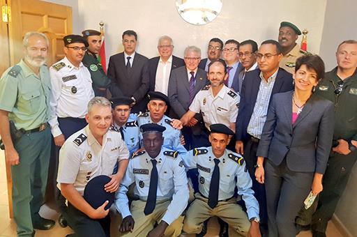 Josep Borrell visitando en Nuadibú el dispositivo español de la Guardia Civil y Policía para el control migratorio en Mauritania