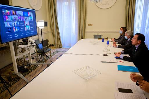 José Manuel Albares durante la reunión que ha mantenido por videoconferencia