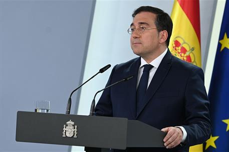 José Manuel Albares durante su declaración ante los medios de comunicación