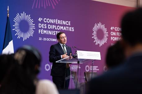 El ministro Albares, en la inauguración de la IV Conferencia Ministerial sobre Políticas Exteriores Feministas, en París