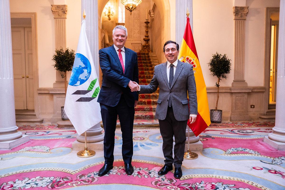 26/11/2025. José Manuel Albares meets the Secretary General of the OECD during his trip to Spain to present the 2025 report. The Minister fo...