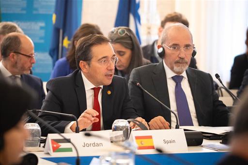 El ministro de Asuntos Exteriores, Unión Europea y Cooperación, José Manuel Albares, durante su intervención ante el plenario