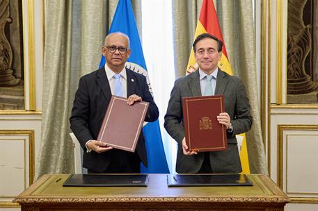 El ministro Albares y el secretario general de la Organización de los Estados Americanos, Albert Ramdin