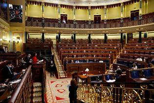 Hemiciclo del Congreso durante la intervenci?n desde la tribuna de la ministra de Hacienda 