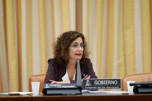 La ministra María Jesús Montero durante su comparecencia en la Comisión de Hacienda del Congreso