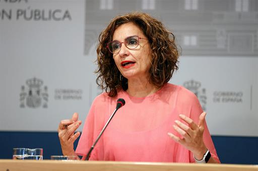 La ministra de Hacienda y Función Pública, María Jesús Montero, en rueda de prensa tras la Conferencia Sectorial