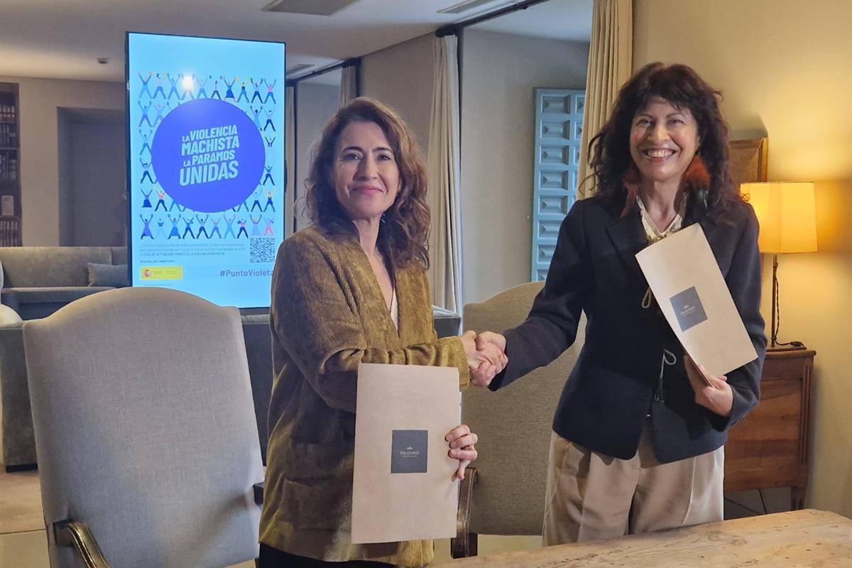 La ministra de Igualdad, Ana Redondo, y la presidenta de Paradores de Turismo de España, Raquel Sánchez