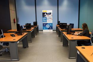 Sala de investigación de la Seguridad Social en Madrid