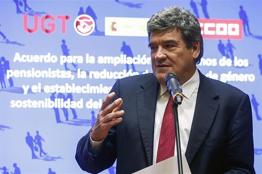 El ministro de Inclusión y Seguridad Social, José Luis Escrivá explica a la prensa el acuerdo de pensiones