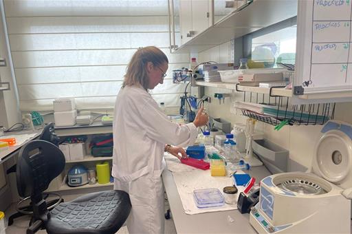 Trabajadora de un laboratorio