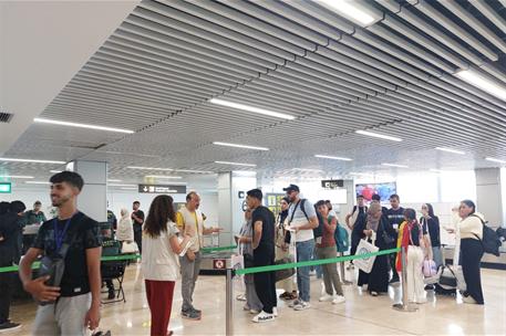 Refugiados sirios a su llegada al aeropuerto Adolfo Suárez Madrid-Barajas.