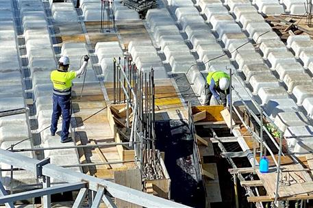 Trabajadores de la construcción durante su jornada laboral 
