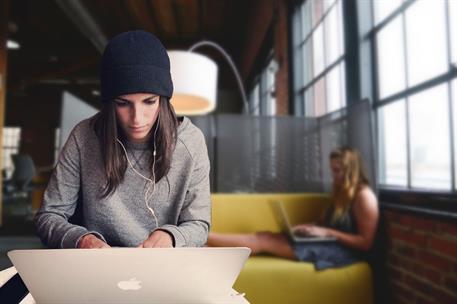 3/03/2026. Woman working in front of a computer. Woman working in front of a computer