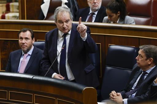 13/12/2023. El ministro de Industria y Turismo, Jordi Hereu, comparece en la sesión de control al Gobierno en el Congreso de los Diputados. ...
