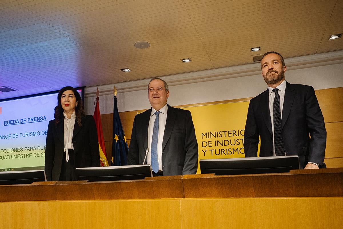El ministro Jordi Hereu, en la rueda de prensa celebrada en el Ministerio de Industria y Turismo.