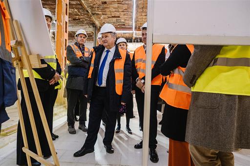 El ministro de Industria y Turismo, Jordi Hereu, durante la visita a las obra
