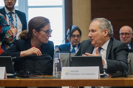 Jordi Hereu y Mónica García, en la constitución de la Alianza Europea de Medicamentos Críticos