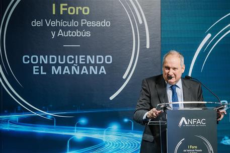 Jordi Hereu interviene en el I Foro de ANFAC sobre vehículo pesado y autobús.