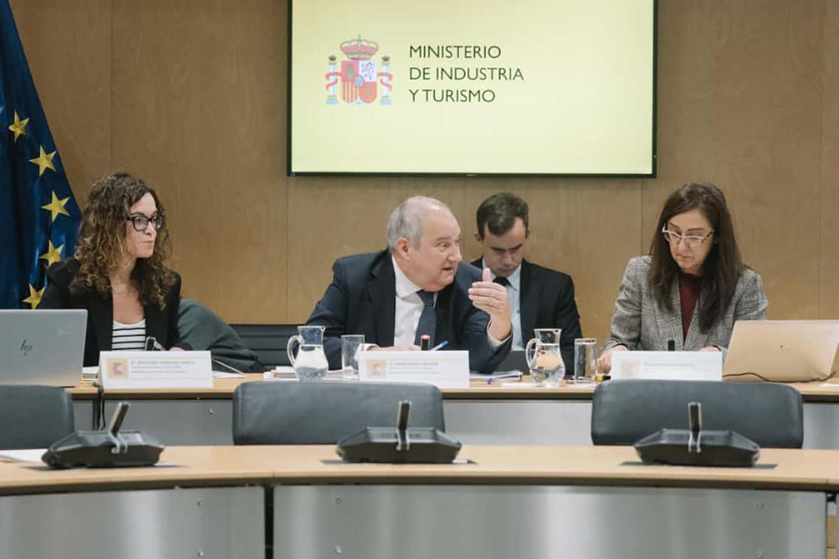El ministro en la reunión