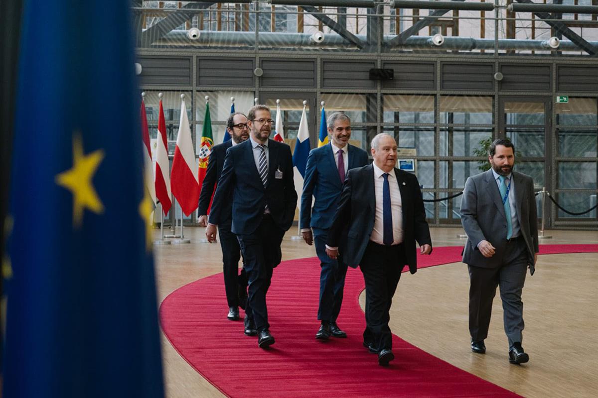El ministro en su llegada