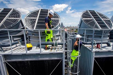 trabajador en fabrica