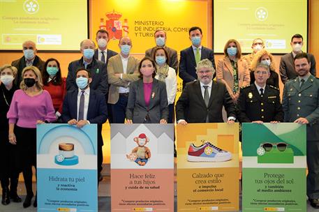 La ministra Reyes Maroto en el acto de la presentación de la campaña contra la compra de productos falsificados