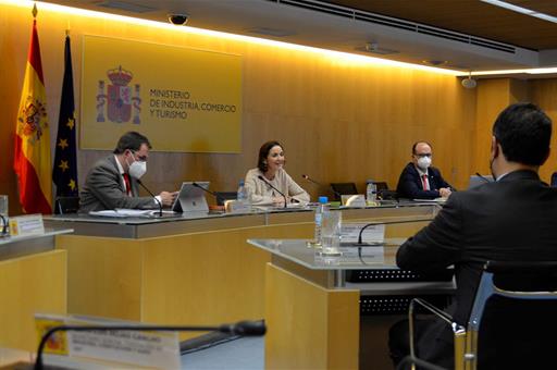 Reunión de la ministra Reyes Maroto con la gran industria española