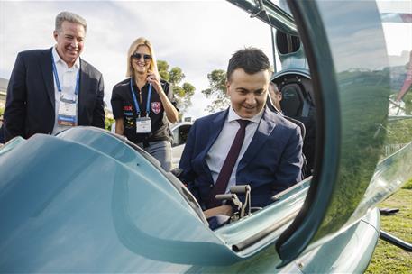 27/09/2023. Airspace Integration Week. The acting Minister for Industry, Trade and Tourism, Héctor Gómez, during his visit to Airspace Integ...